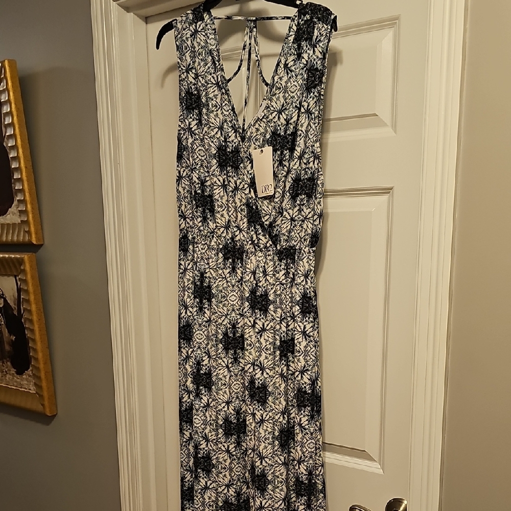 DR2 Black and White Geometric Maxi Dress